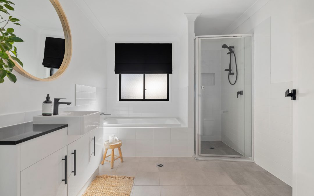 Pro Tips for Picture-Perfect Real Estate Listings: Elevating Bathroom Photography